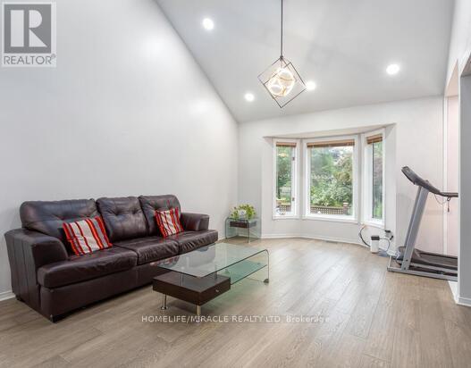 550 Penny Lane, Waterloo, Ontario  N2T 2L3 - Photo 13 - X12361741