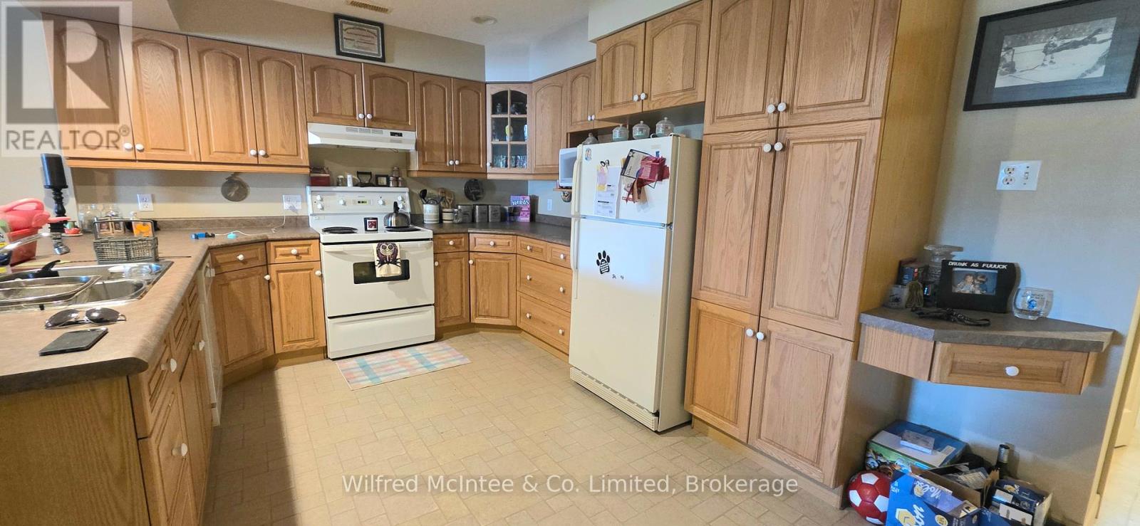 148 Main Street W, North Perth, Ontario  N4W 1A1 - Photo 8 - X12361743