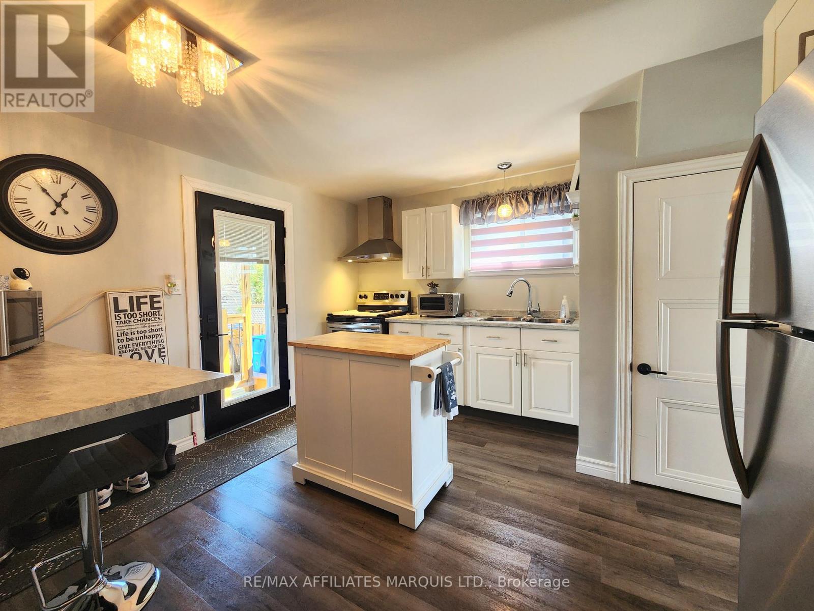 827 Amelia Street, Cornwall, Ontario  K6H 3R5 - Photo 8 - X12361753