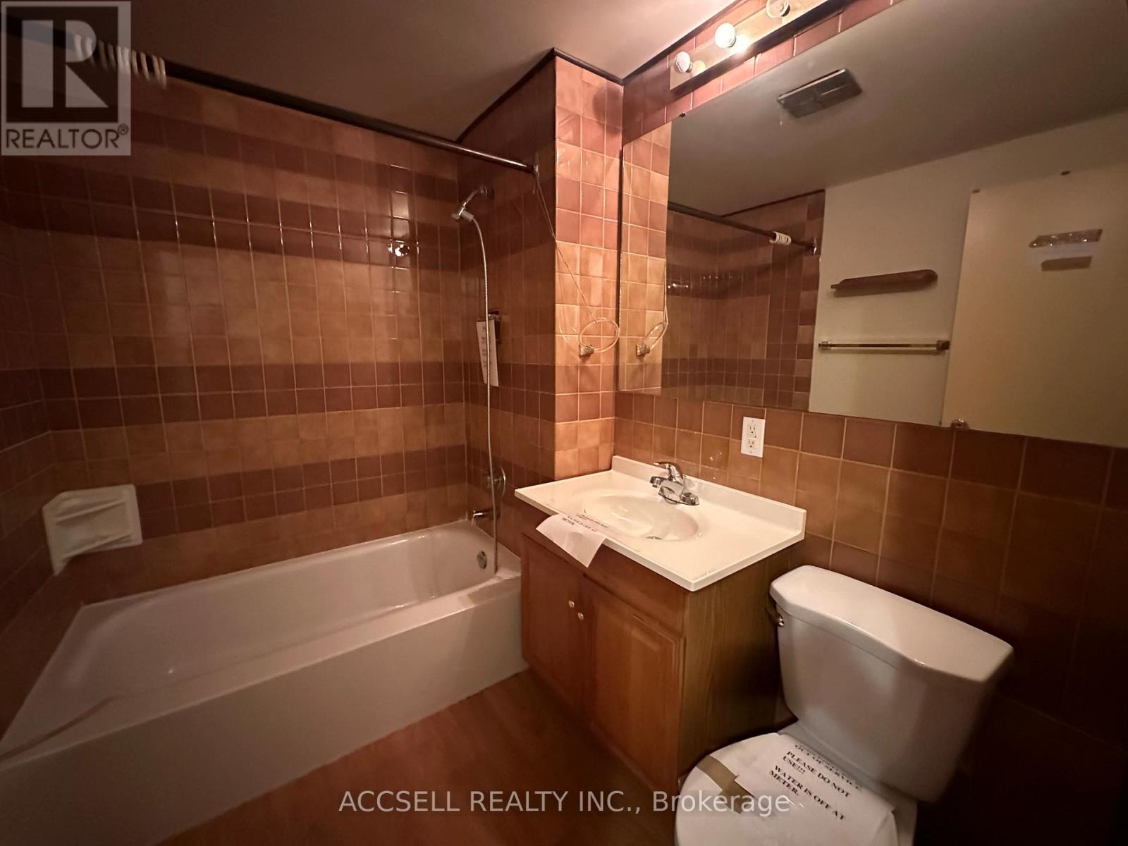 137 Earnscliffe Circle, Brampton (Southgate), Ontario  L6T 2B6 - Photo 10 - W12361763