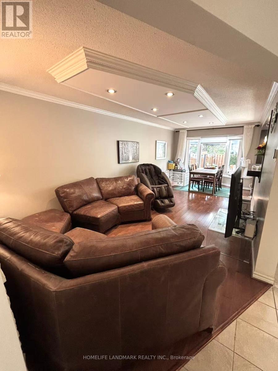 35 Moonlight Lane, Richmond Hill, Ontario  L4C 8K4 - Photo 11 - N12361773