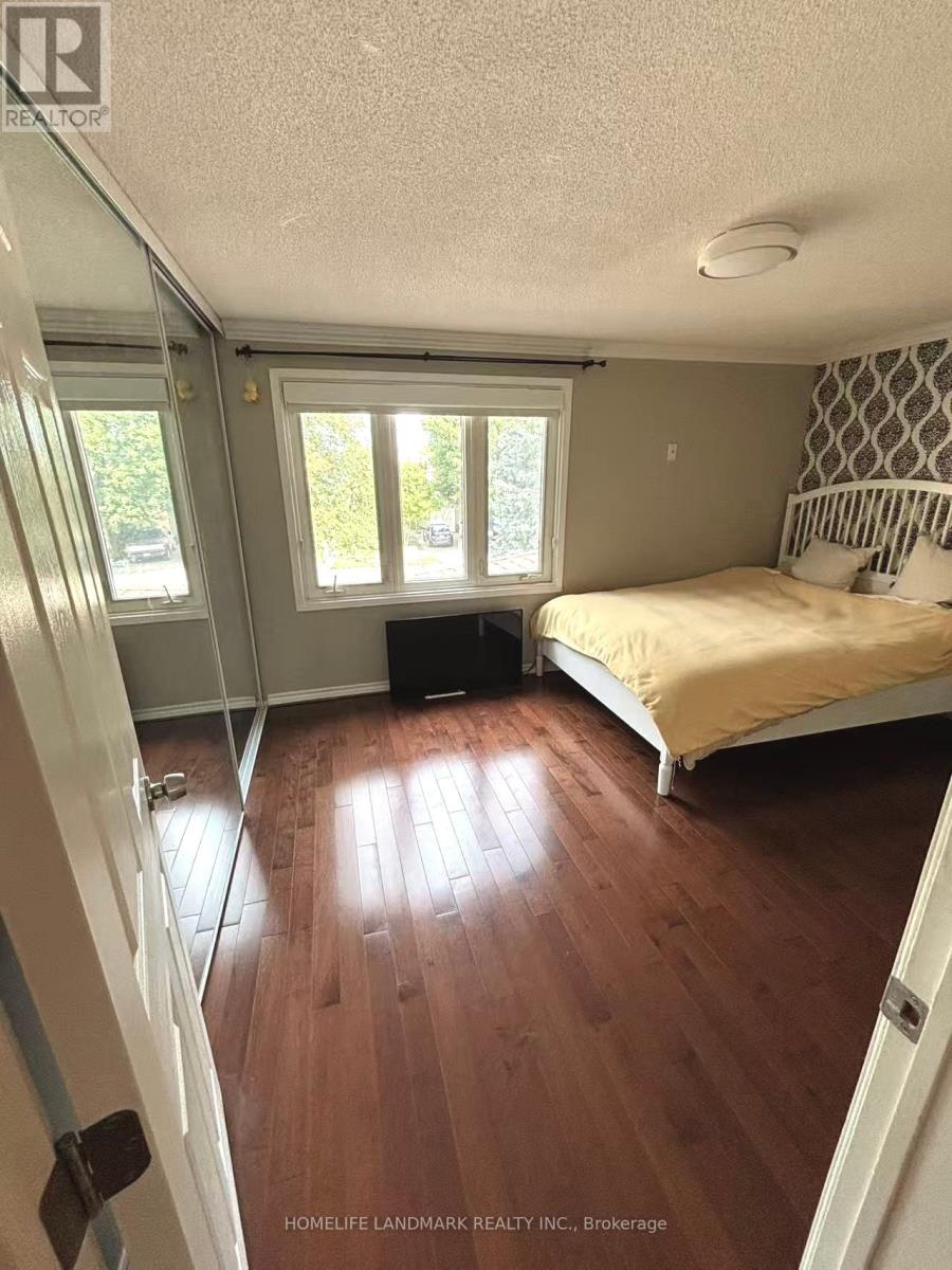 35 Moonlight Lane, Richmond Hill, Ontario  L4C 8K4 - Photo 5 - N12361773