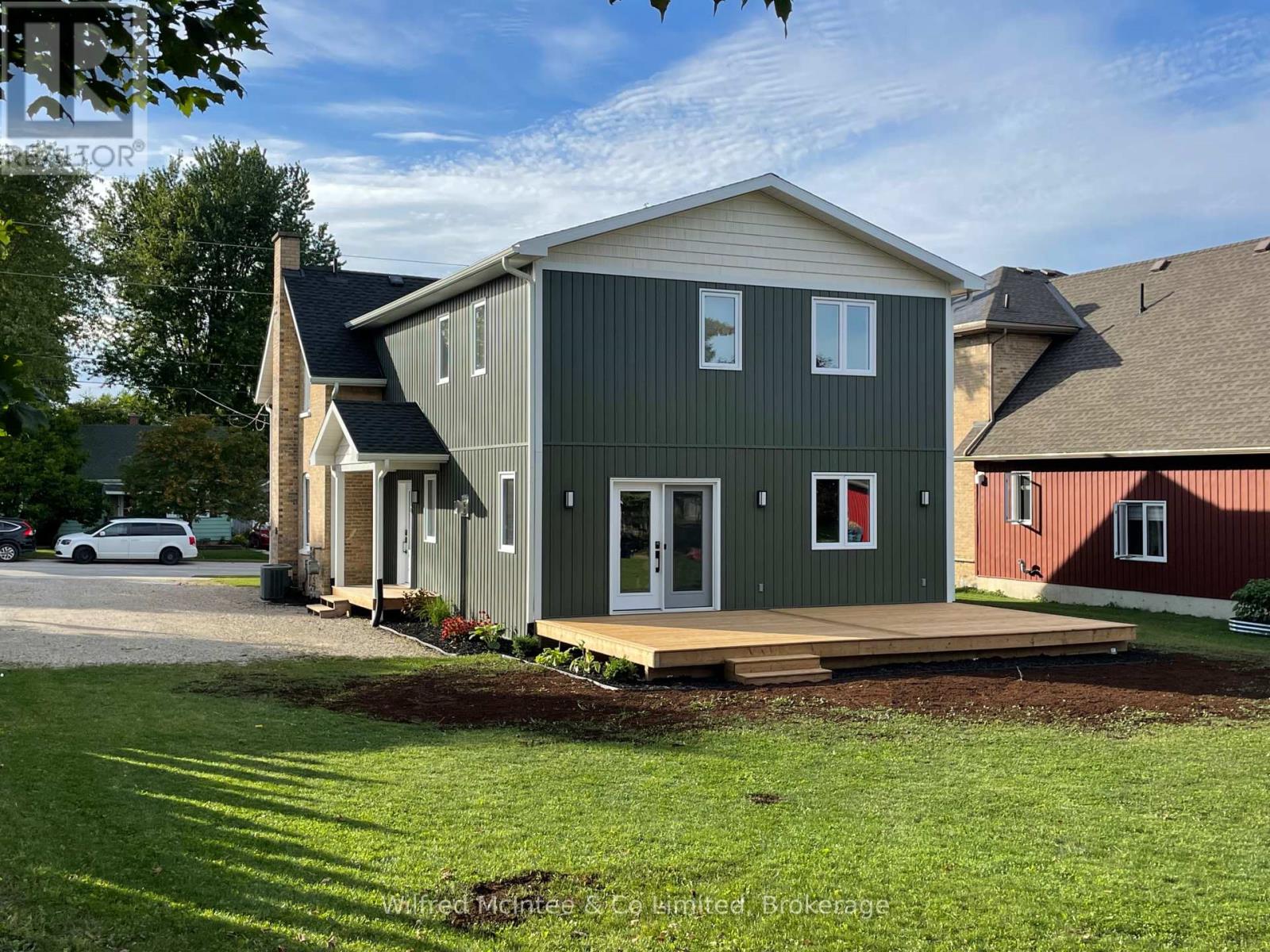 49 Absalom Street W, South Bruce, Ontario  N0G 2J0 - Photo 6 - X12361778