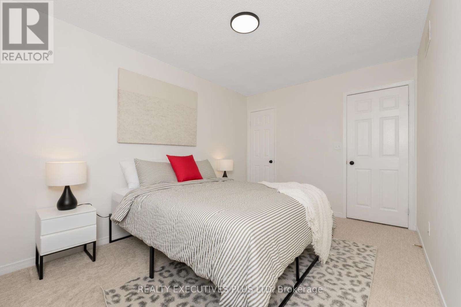 29 Perthshire Court, Hamilton, Ontario  L9B 2H1 - Photo 21 - X12361776