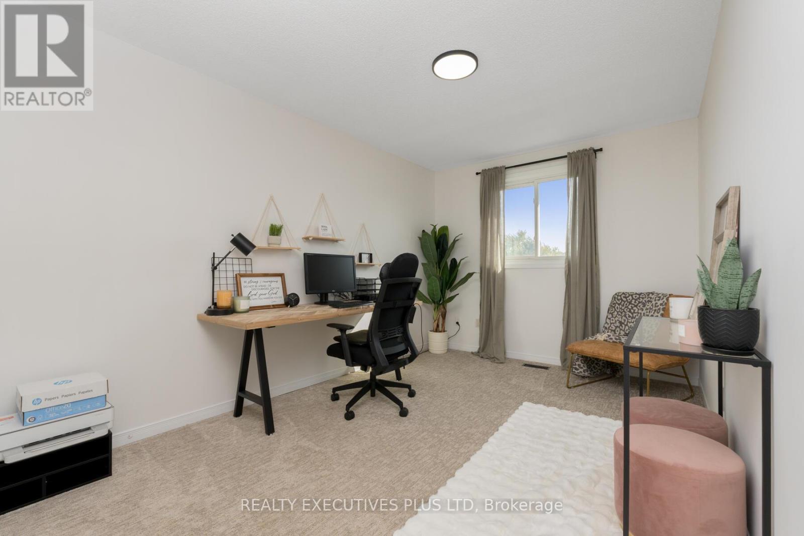 29 Perthshire Court, Hamilton, Ontario  L9B 2H1 - Photo 22 - X12361776