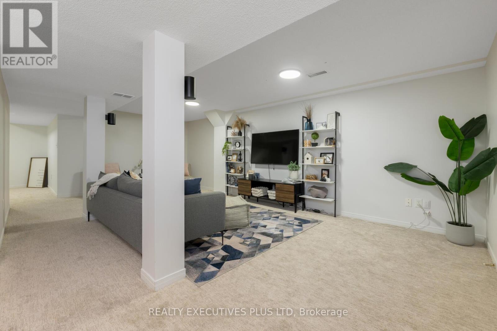 29 Perthshire Court, Hamilton, Ontario  L9B 2H1 - Photo 37 - X12361776
