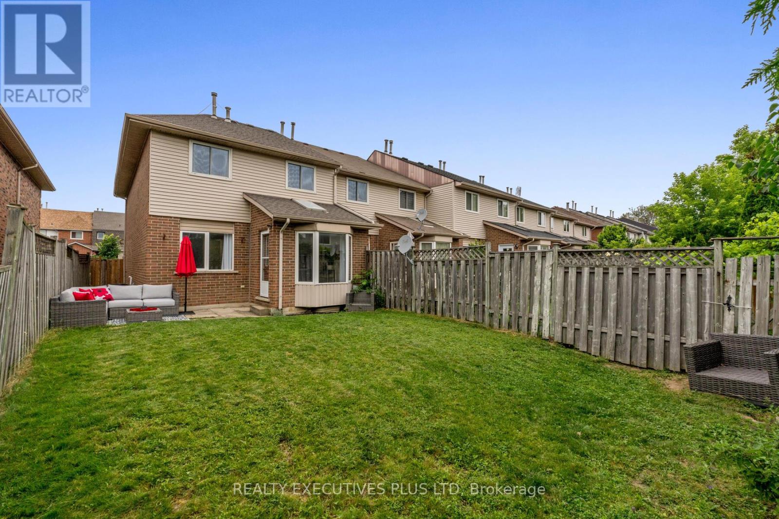 29 Perthshire Court, Hamilton, Ontario  L9B 2H1 - Photo 39 - X12361776