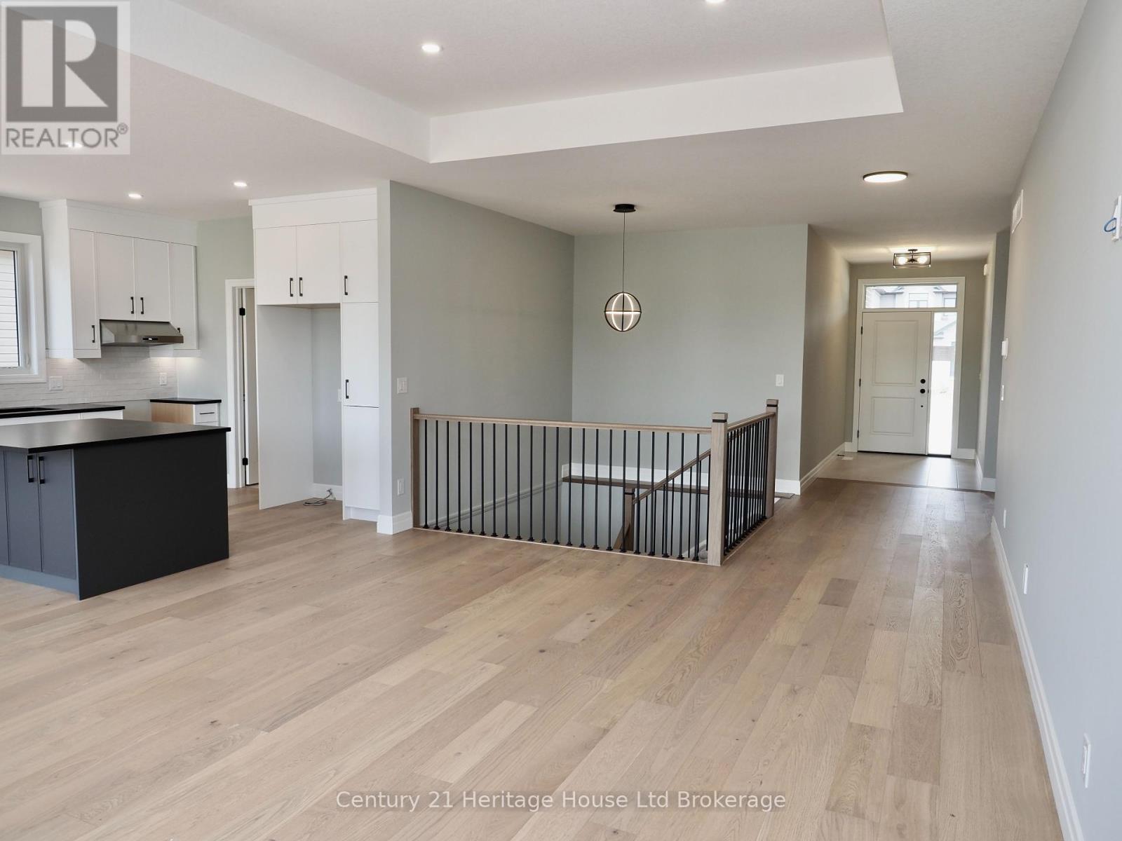 9 Sycamore Drive, Tillsonburg, Ontario  N4G 5S3 - Photo 5 - X10745150
