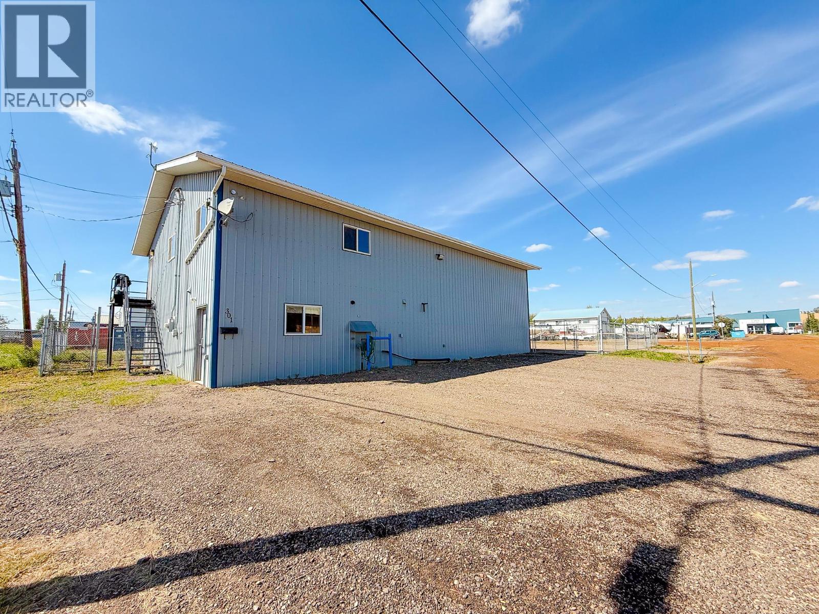 301 115 Avenue, Dawson Creek, British Columbia  V1G 4T9 - Photo 2 - 10360217
