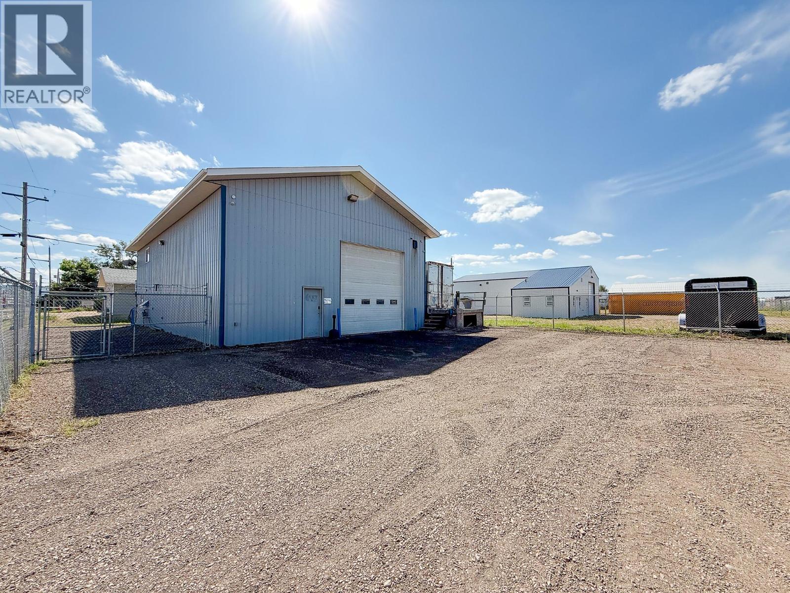 301 115 Avenue, Dawson Creek, British Columbia  V1G 4T9 - Photo 3 - 10360217