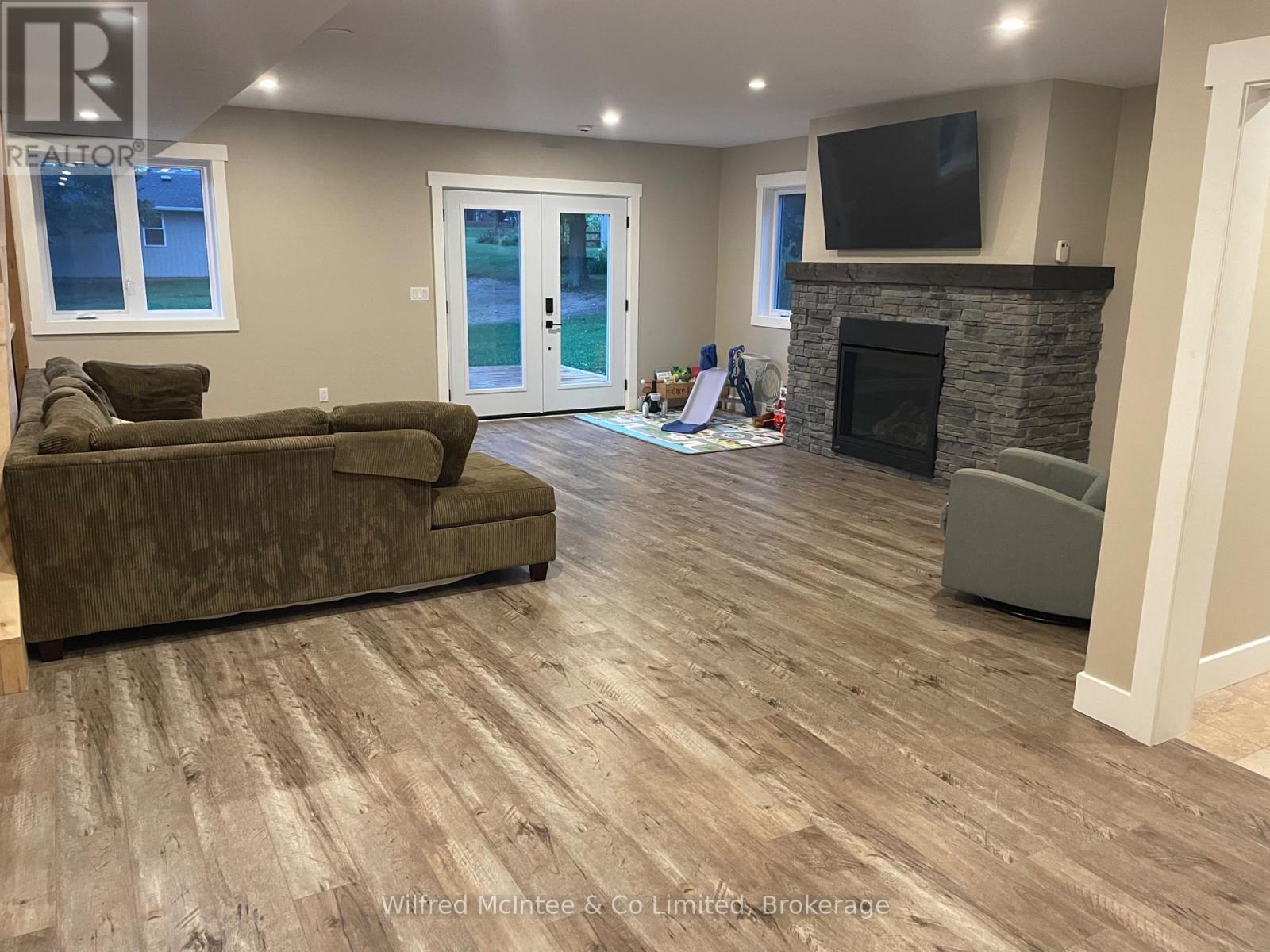 49 Absalom Street W, South Bruce, Ontario  N0G 2J0 - Photo 18 - X12361778