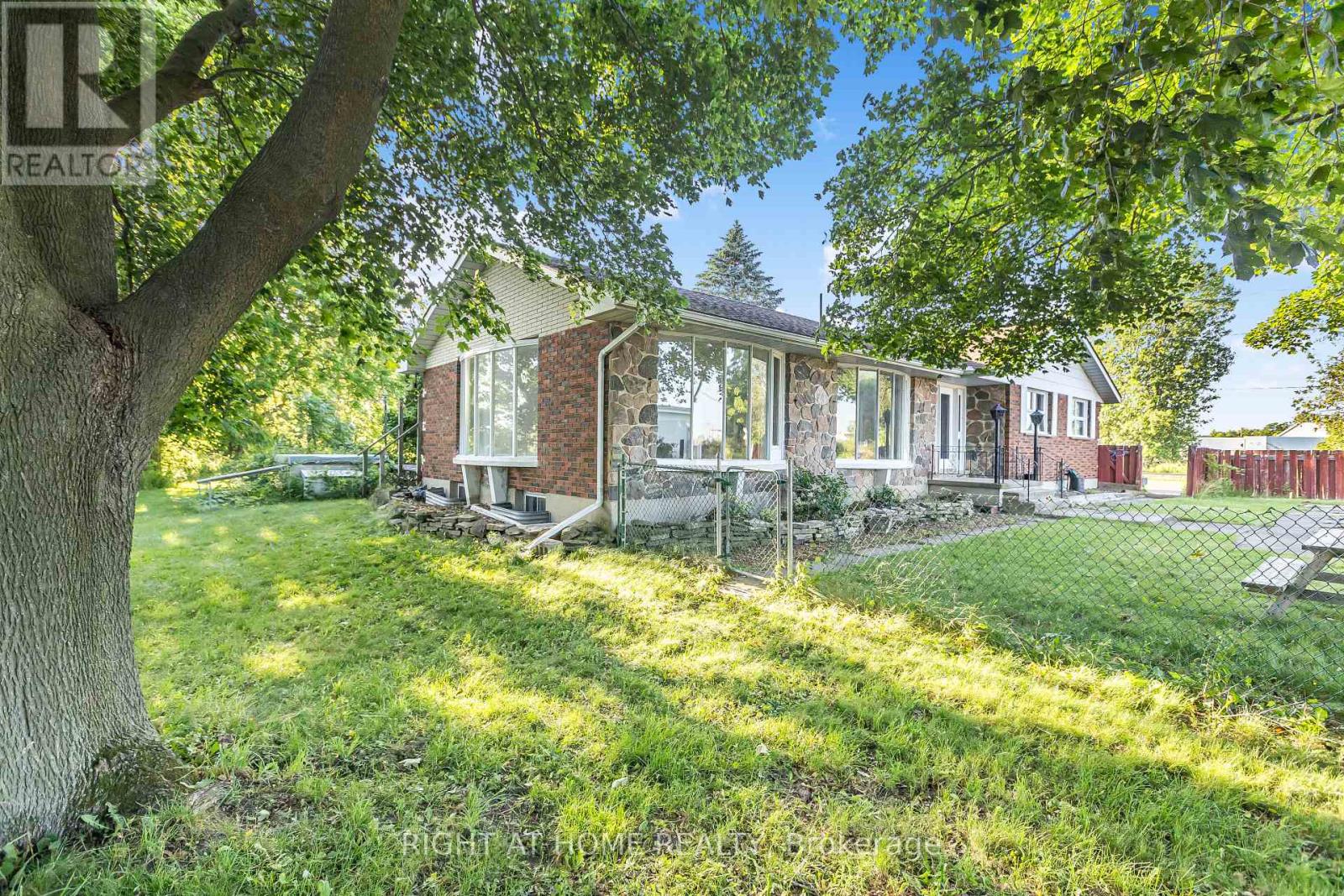 13 Old Onondaga Road W, Brant, Ontario  N3T 5L9 - Photo 12 - X12361792