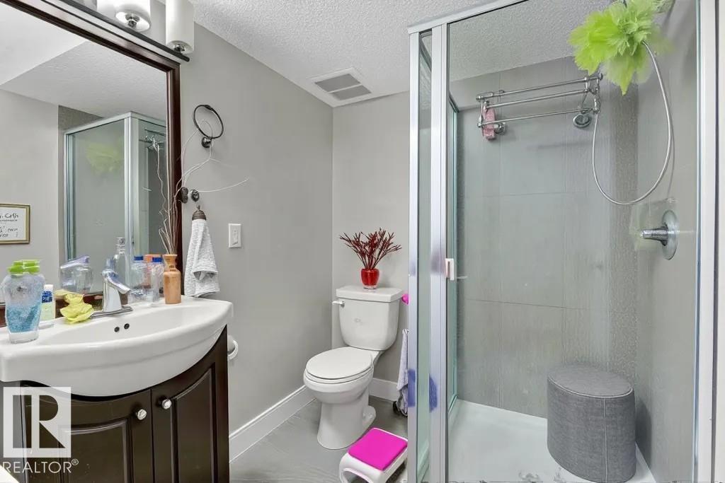 Property at 10806 72 AV NW image 2