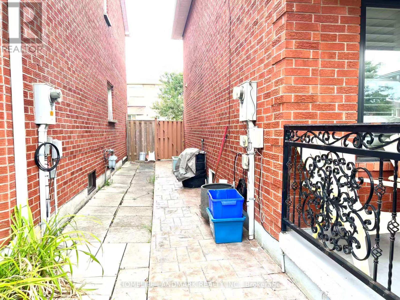 327 Goldhawk Trail, Toronto, Ontario  M1V 4H2 - Photo 25 - E12361829