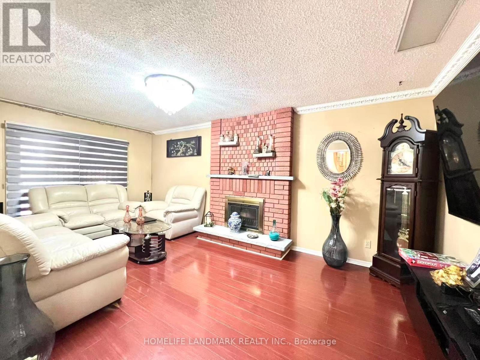 327 Goldhawk Trail, Toronto, Ontario  M1V 4H2 - Photo 8 - E12361829