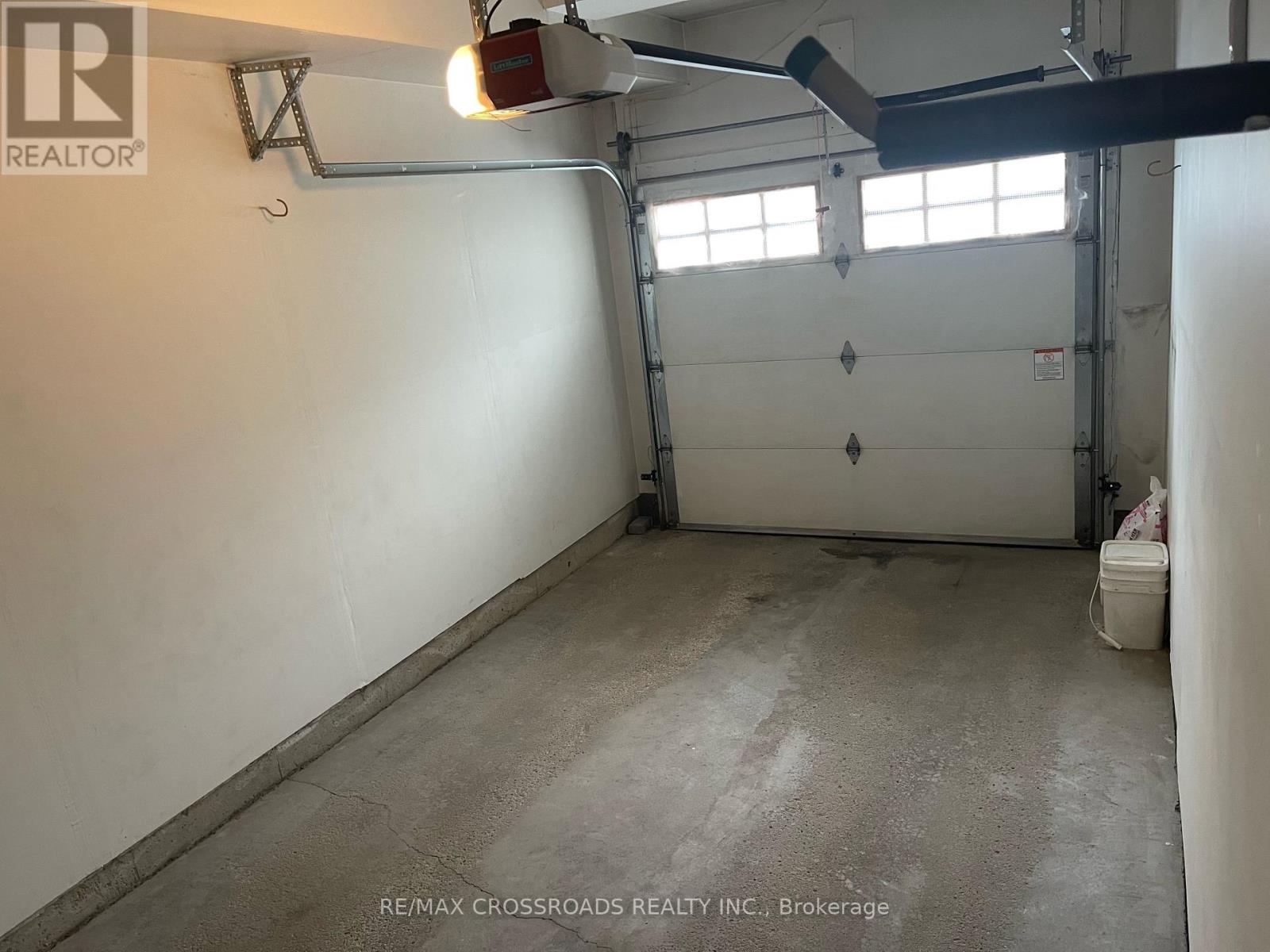 60 - 165 Terraview Crescent, Guelph, Ontario  N1G 5G7 - Photo 2 - X12361824