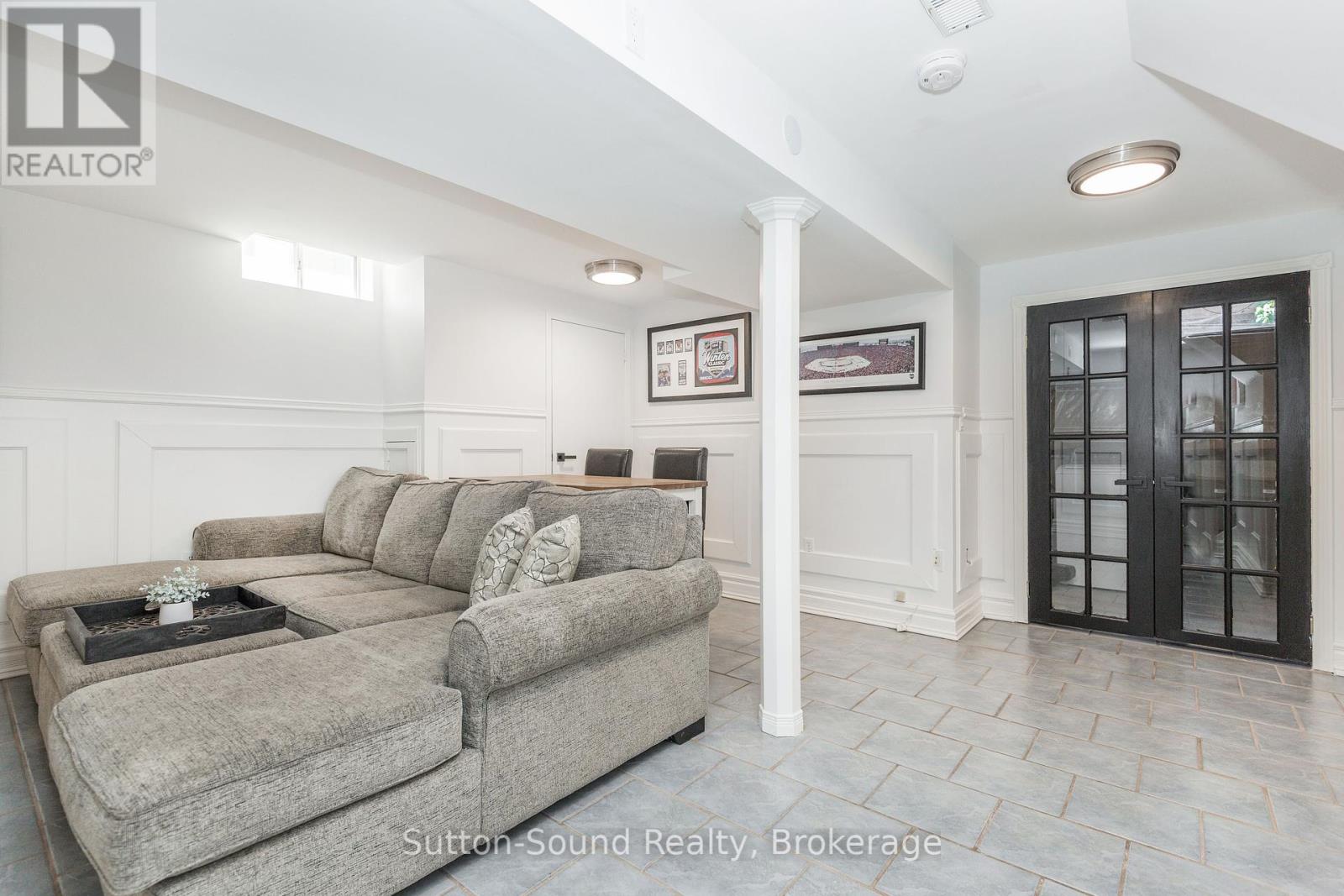 1926 Applewood Avenue, Innisfil, Ontario  L9S 1W3 - Photo 31 - N12361874