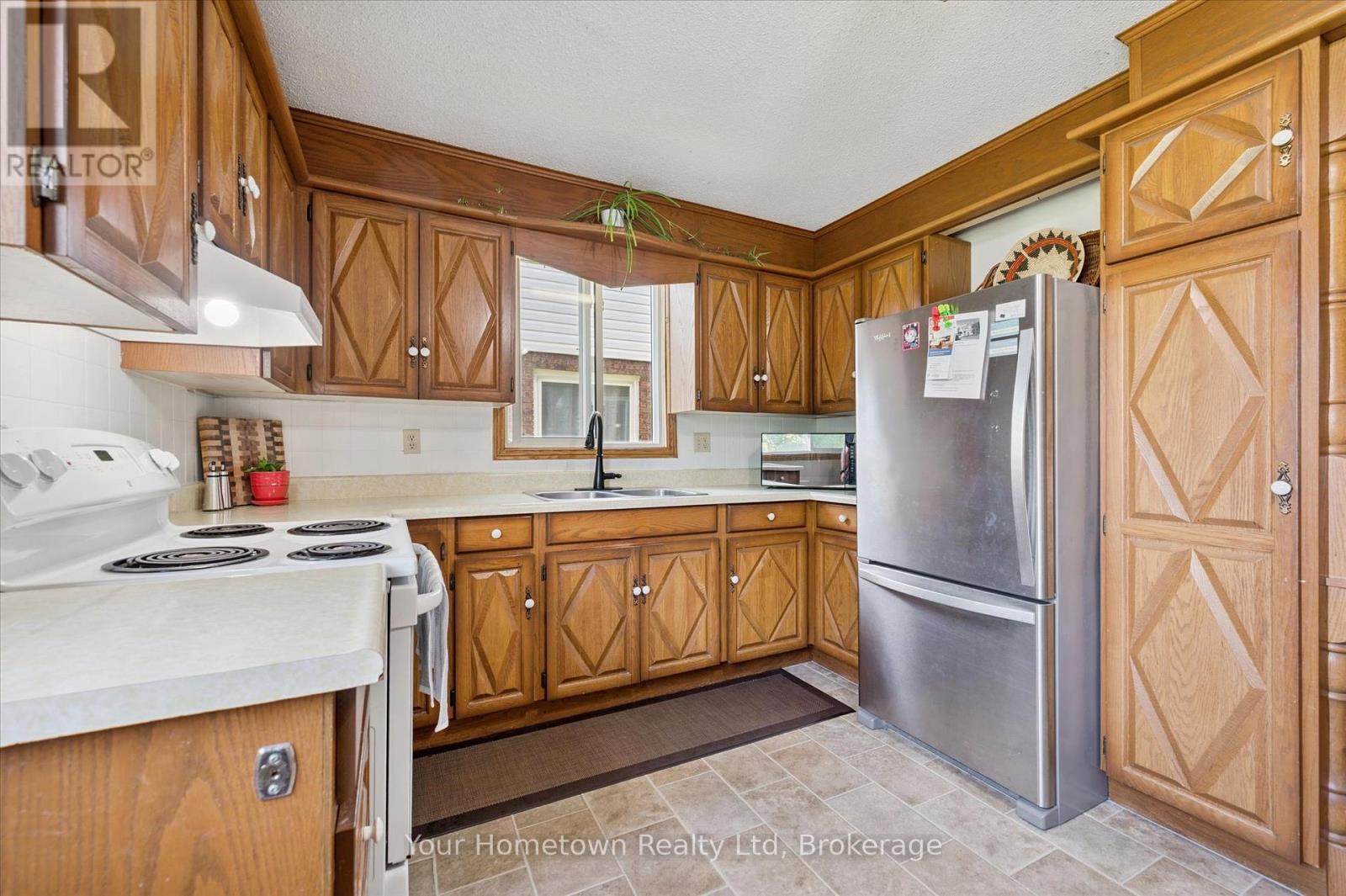 665 Raglan Street, Minto, Ontario  N0G 2P0 - Photo 13 - X12361845