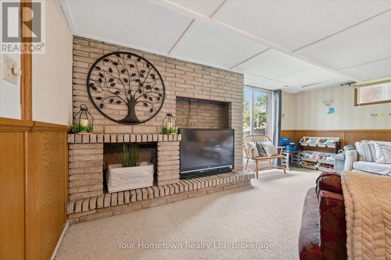 665 Raglan Street, Minto, Ontario  N0G 2P0 - Photo 27 - X12361845
