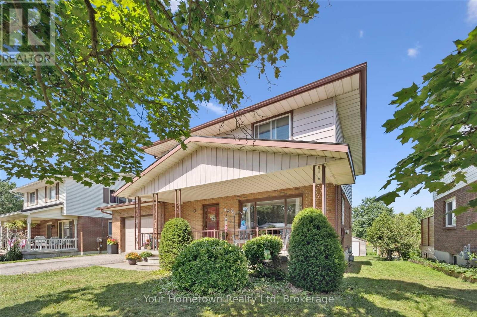 665 Raglan Street, Minto, Ontario  N0G 2P0 - Photo 3 - X12361845