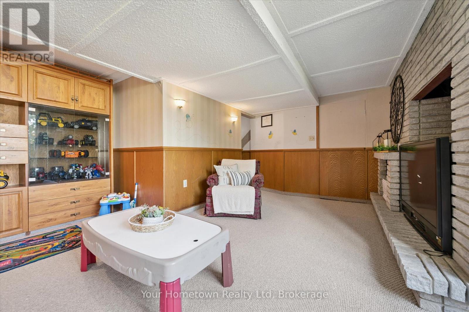 665 Raglan Street, Minto, Ontario  N0G 2P0 - Photo 31 - X12361845