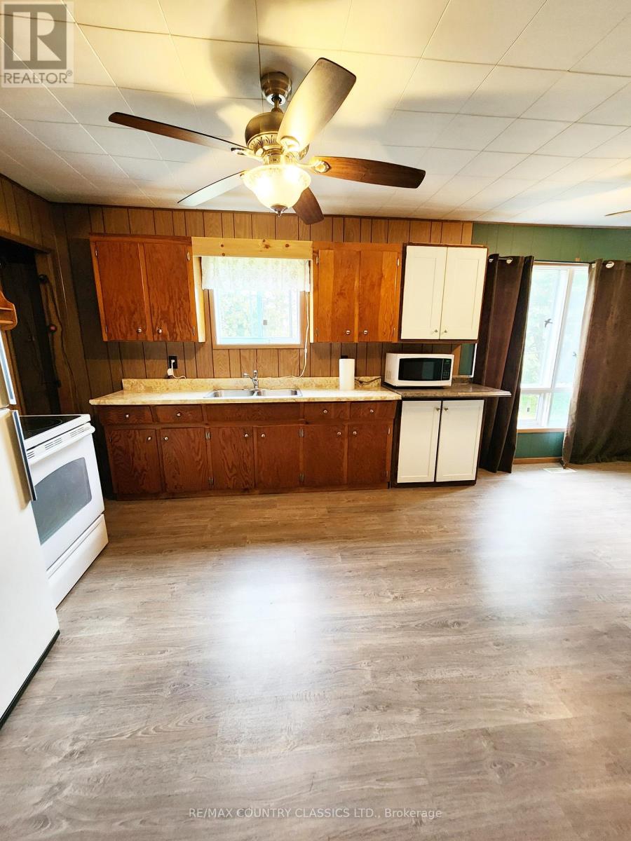 94 Paradise Road, South Algonquin, Ontario  K0J 2M0 - Photo 13 - X12361873