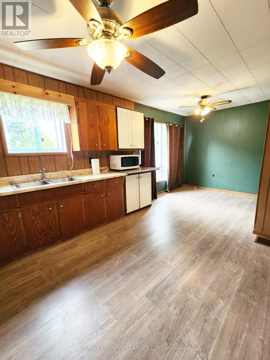 94 Paradise Road, South Algonquin, Ontario  K0J 2M0 - Photo 14 - X12361873
