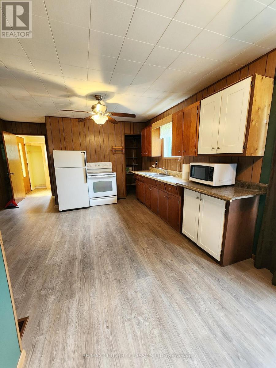 94 Paradise Road, South Algonquin, Ontario  K0J 2M0 - Photo 15 - X12361873