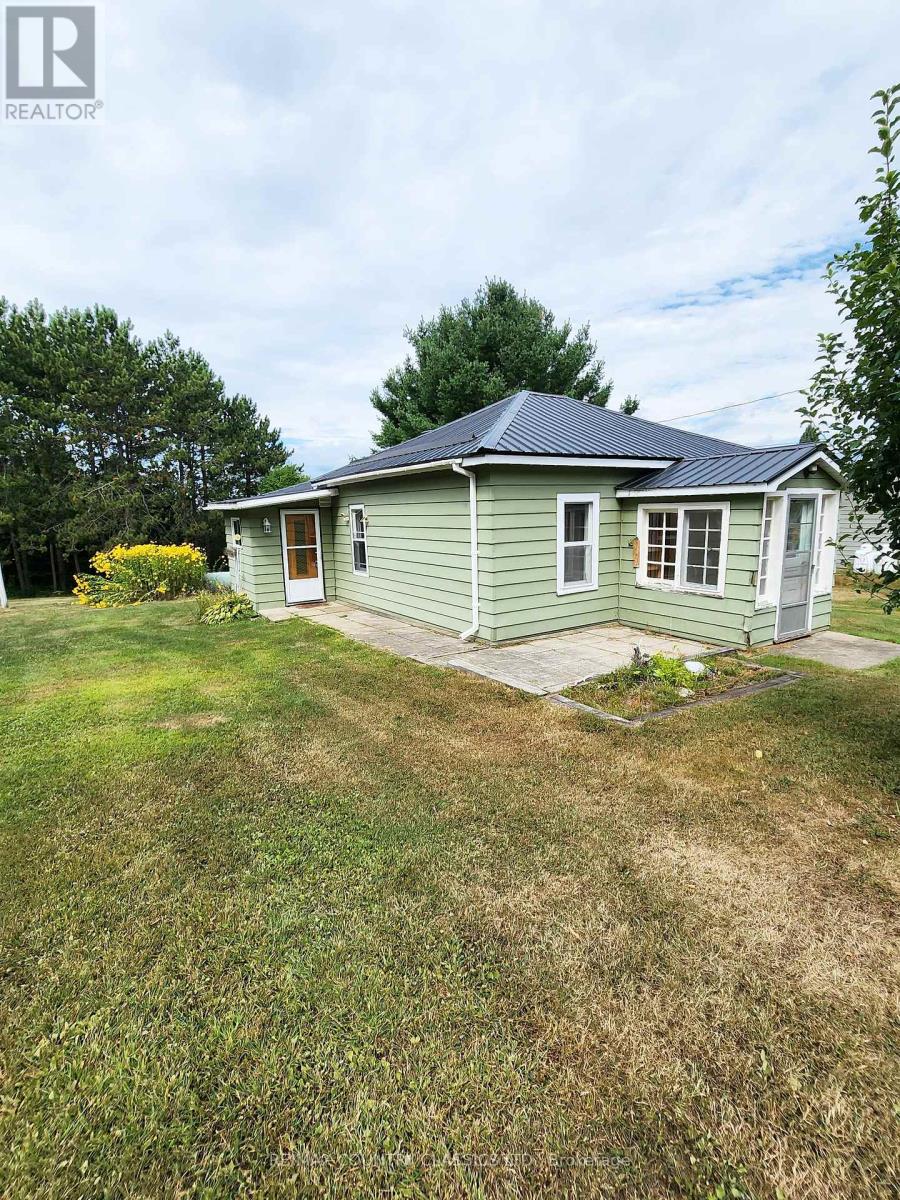94 Paradise Road, South Algonquin, Ontario  K0J 2M0 - Photo 2 - X12361873