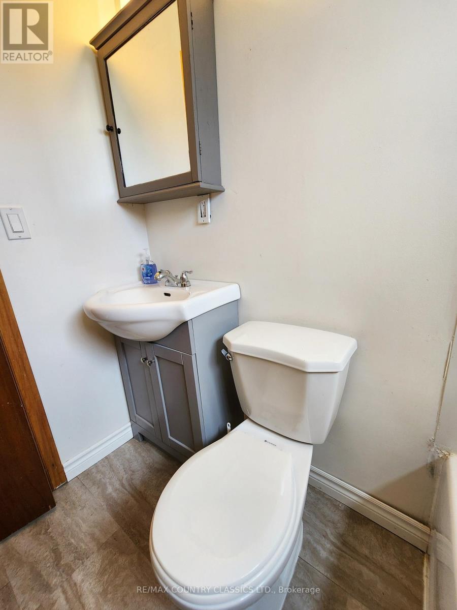 94 Paradise Road, South Algonquin, Ontario  K0J 2M0 - Photo 26 - X12361873