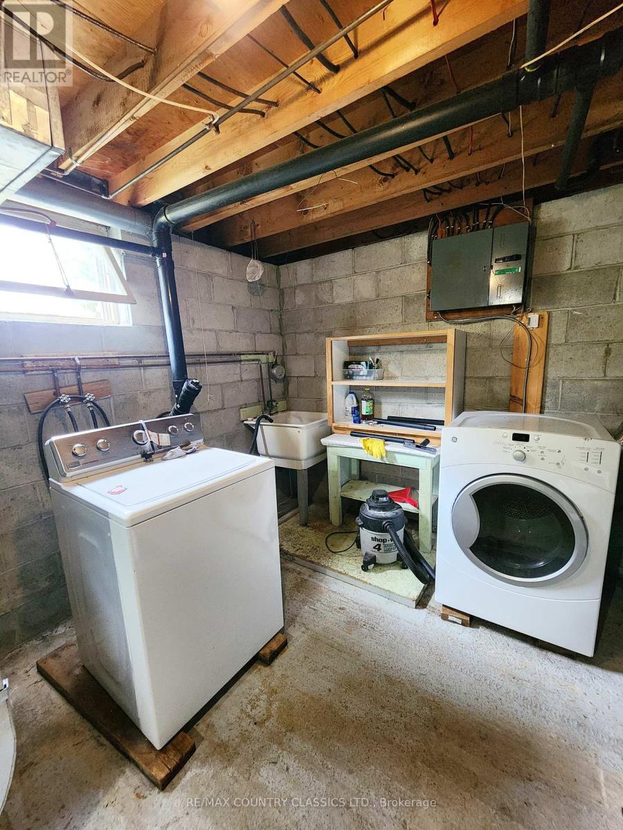 94 Paradise Road, South Algonquin, Ontario  K0J 2M0 - Photo 27 - X12361873