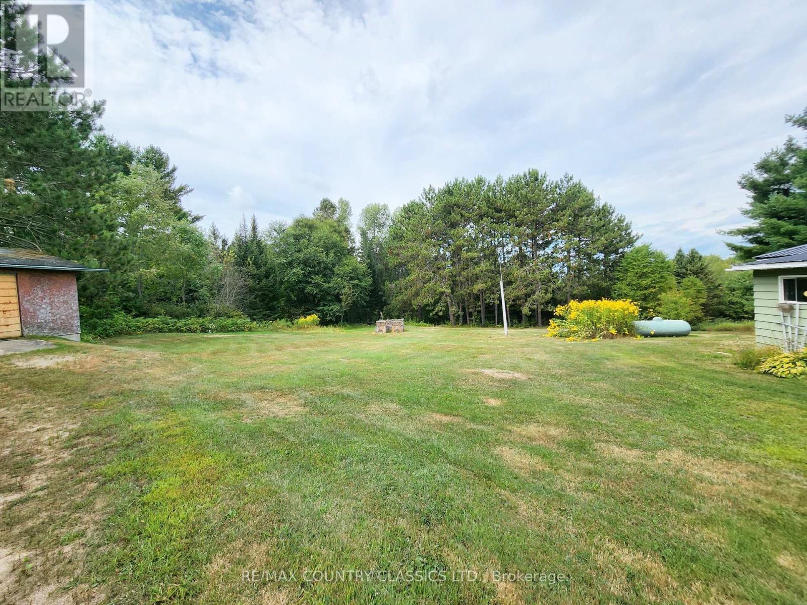 94 Paradise Road, South Algonquin, Ontario  K0J 2M0 - Photo 5 - X12361873
