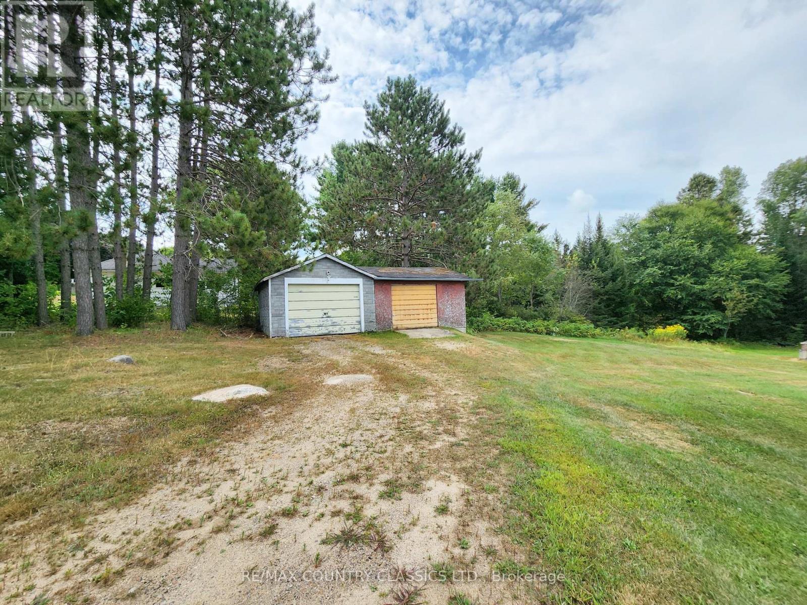 94 Paradise Road, South Algonquin, Ontario  K0J 2M0 - Photo 6 - X12361873