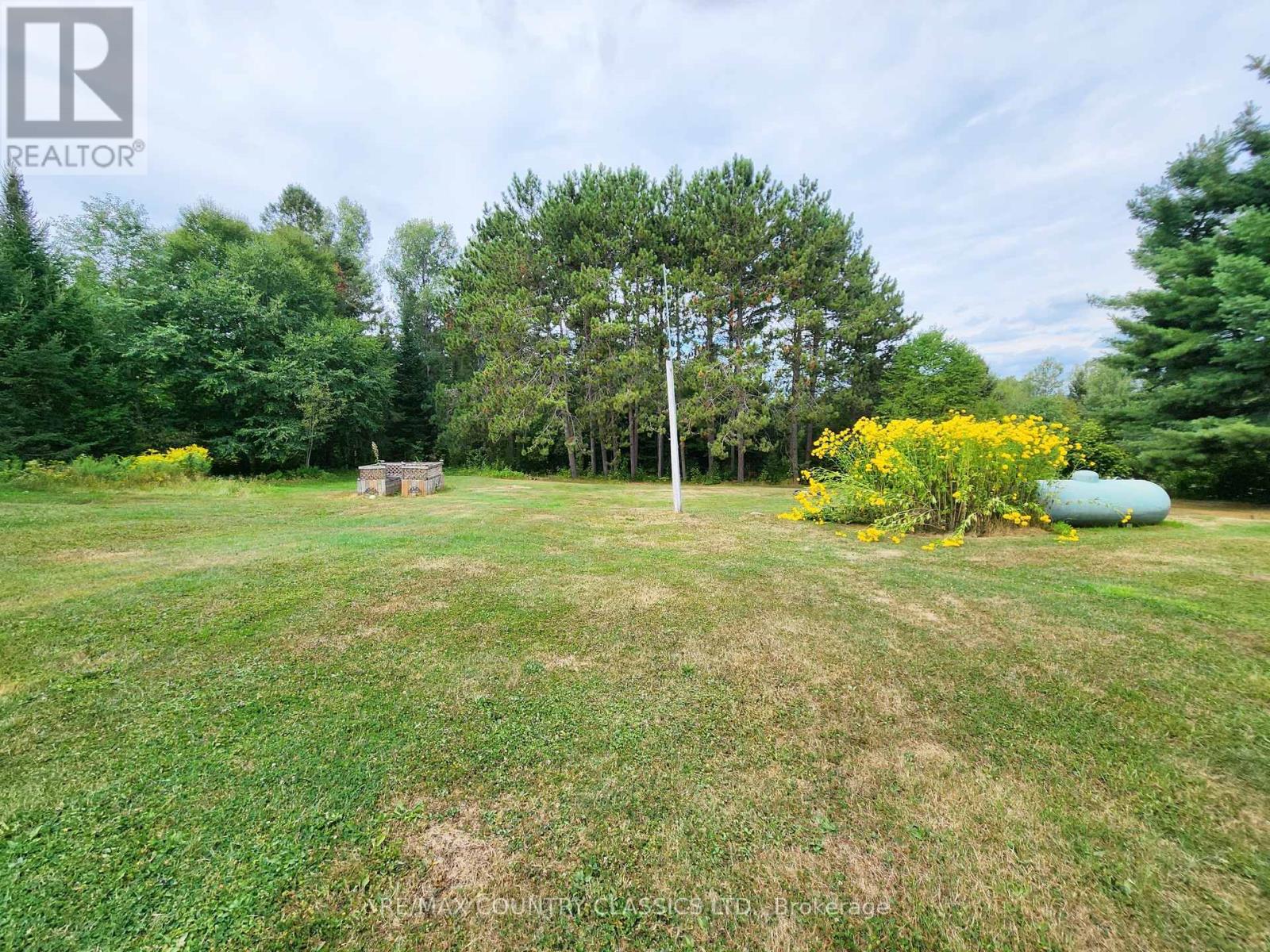 94 Paradise Road, South Algonquin, Ontario  K0J 2M0 - Photo 9 - X12361873