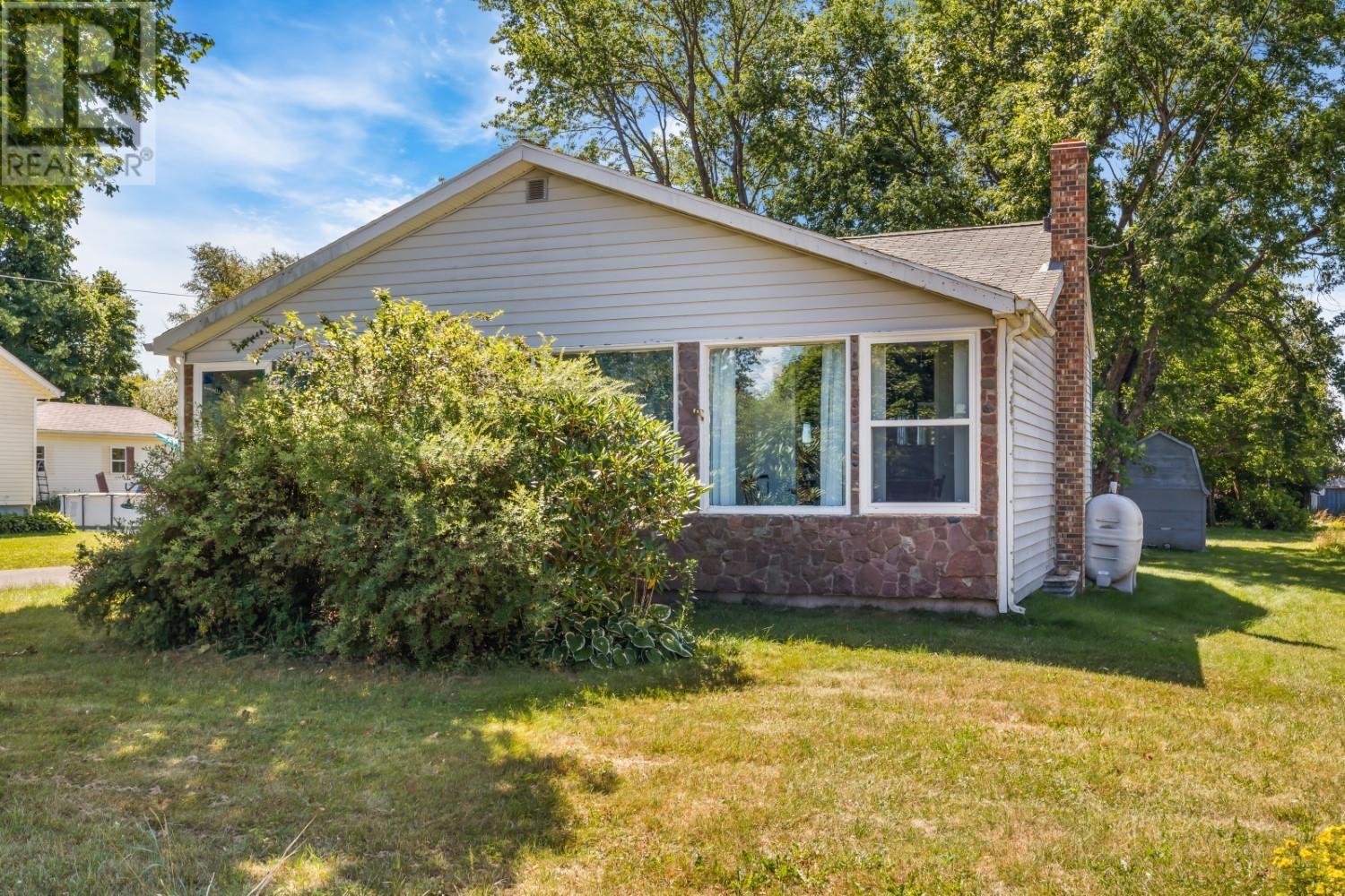 27 Wilfred Street, Miscouche, Prince Edward Island  C0B 1T0 - Photo 1 - 202519755