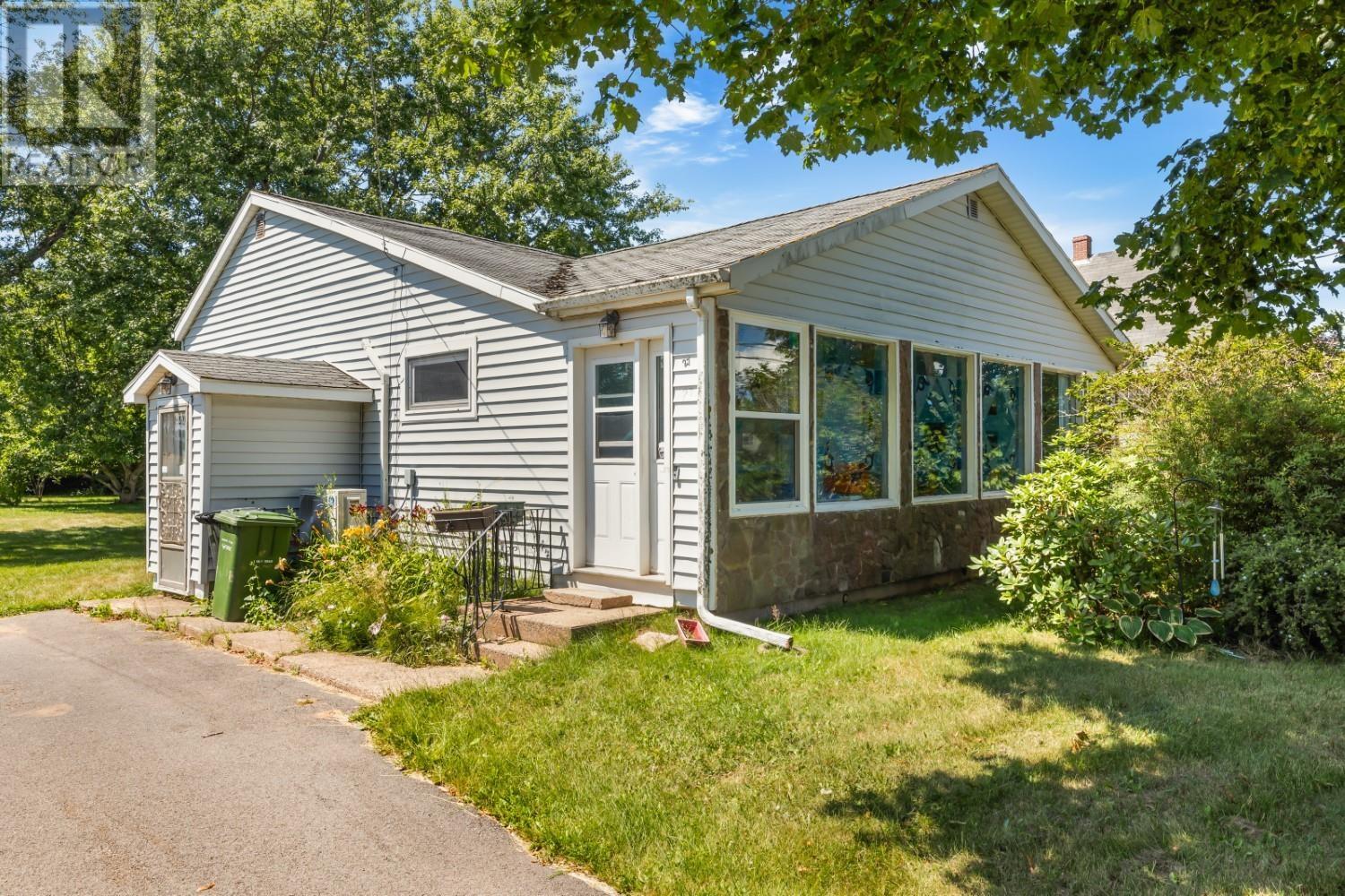 27 Wilfred Street, Miscouche, Prince Edward Island  C0B 1T0 - Photo 2 - 202519755