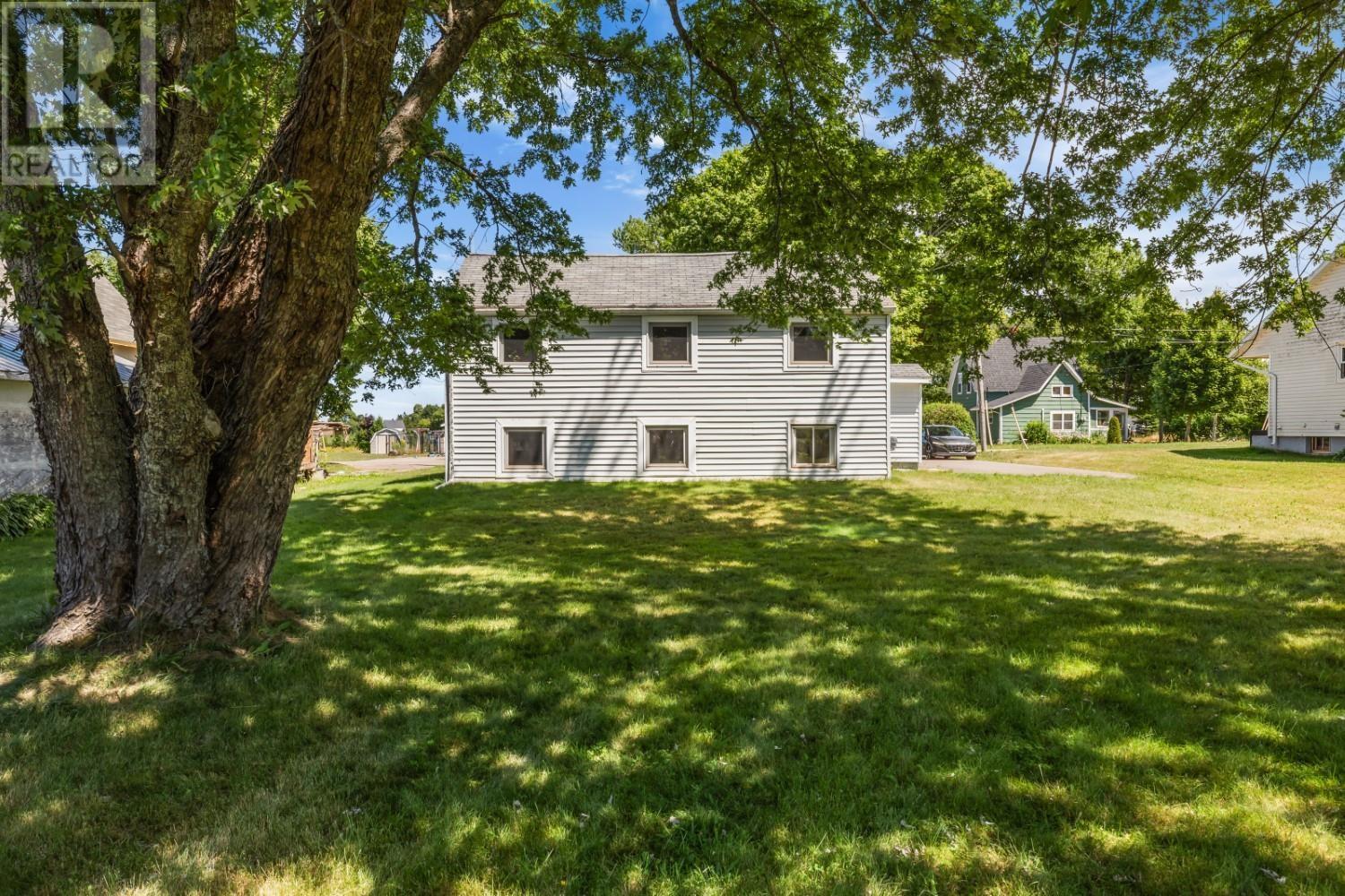 27 Wilfred Street, Miscouche, Prince Edward Island  C0B 1T0 - Photo 3 - 202519755