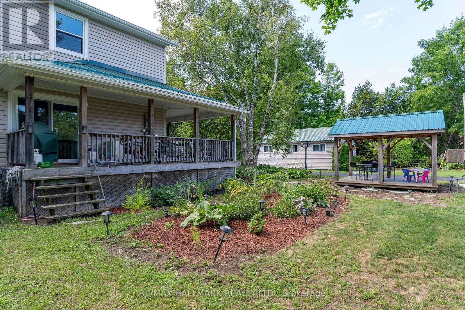 356 Green Street, Saugeen Shores, Ontario  N0H 2C0 - Photo 7 - X12361836