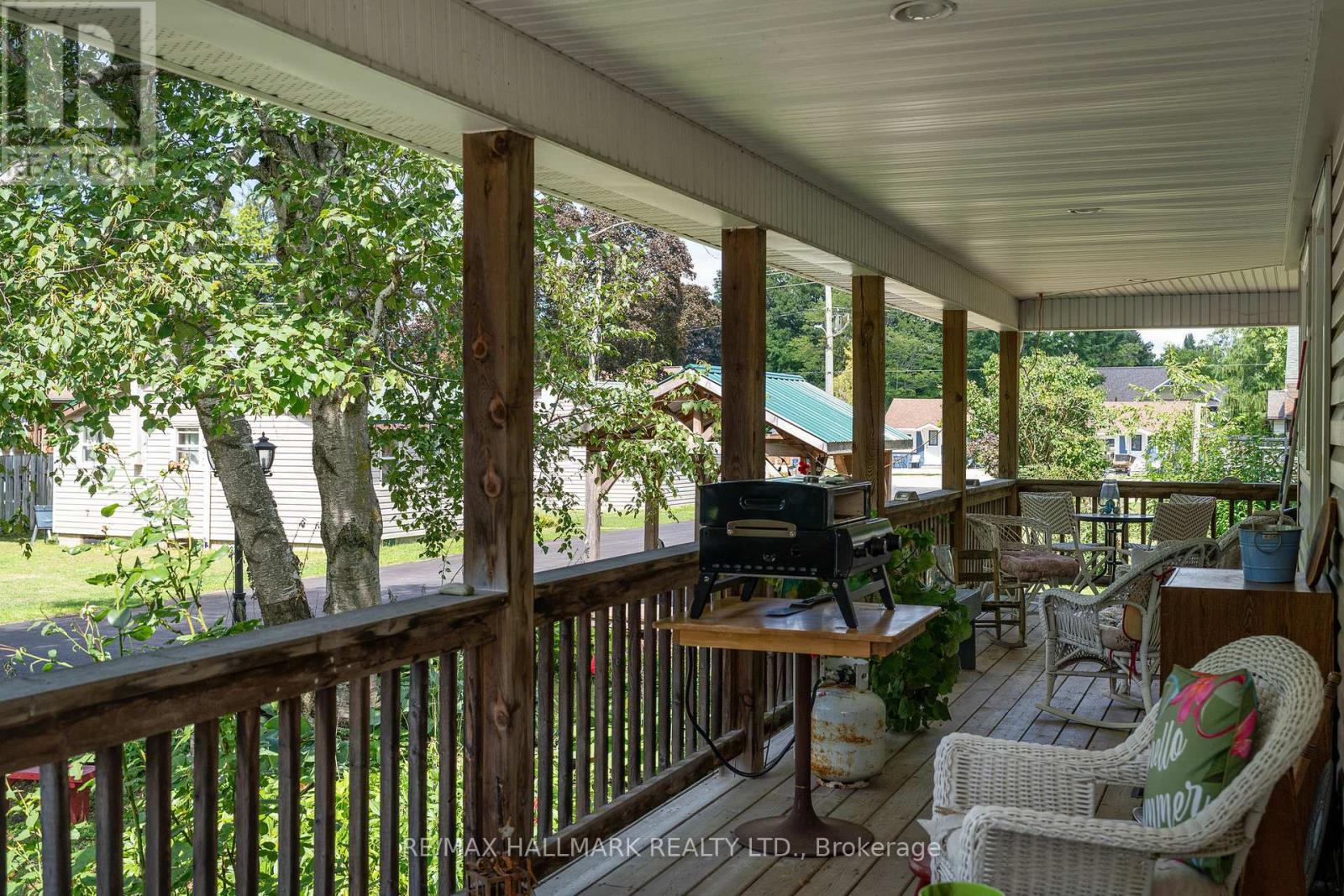 356 Green Street, Saugeen Shores, Ontario  N0H 2C0 - Photo 8 - X12361836