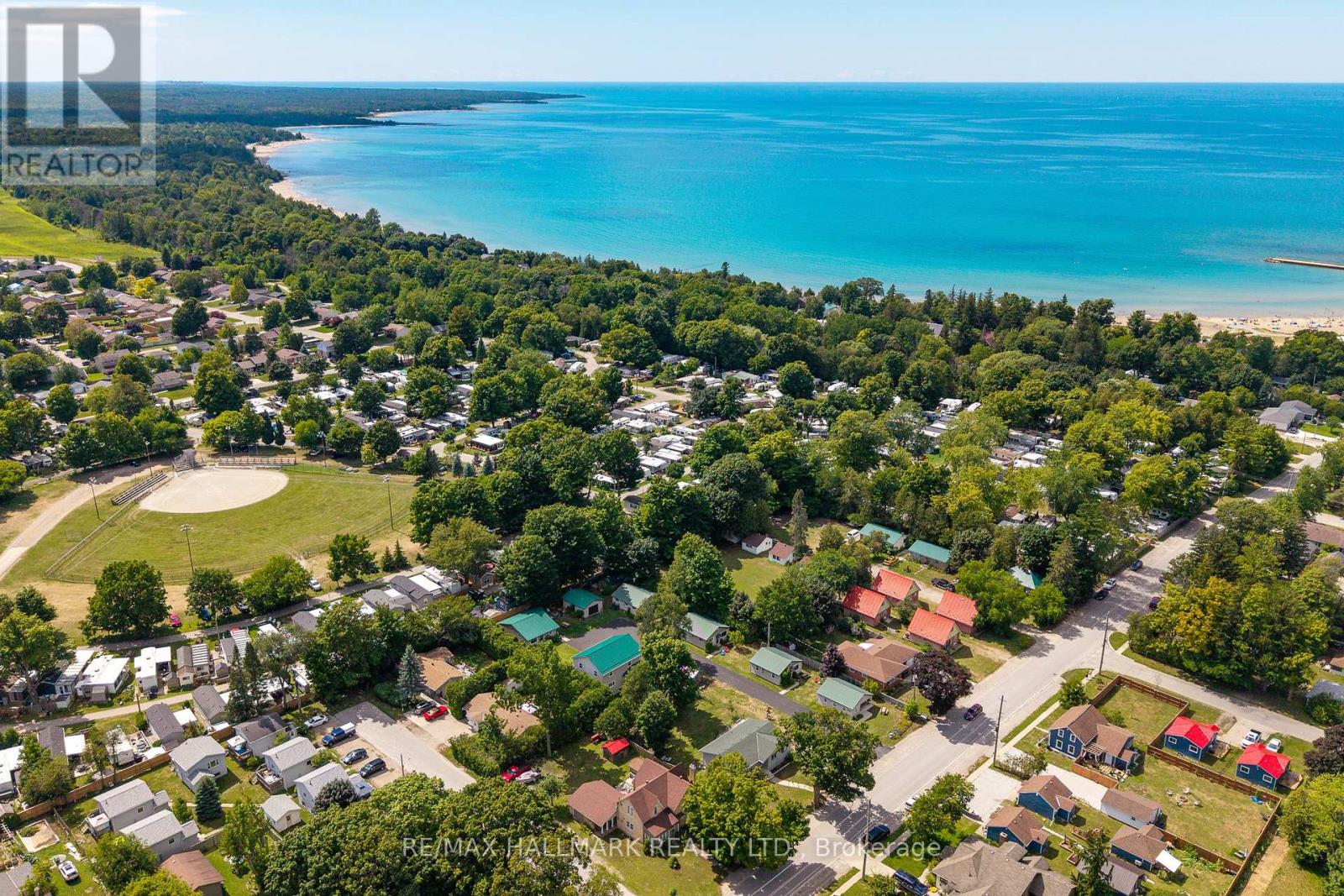 356 Green Street, Saugeen Shores, Ontario  N0H 2C0 - Photo 3 - X12361834