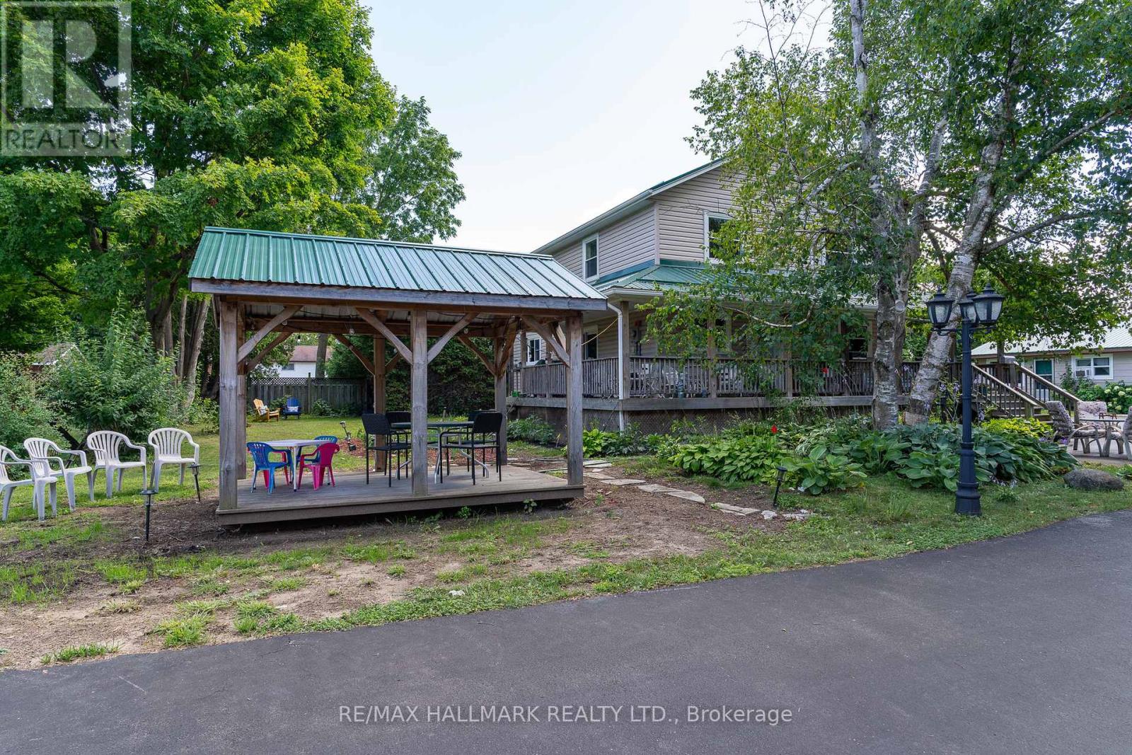 356 Green Street, Saugeen Shores, Ontario  N0H 2C0 - Photo 9 - X12361836