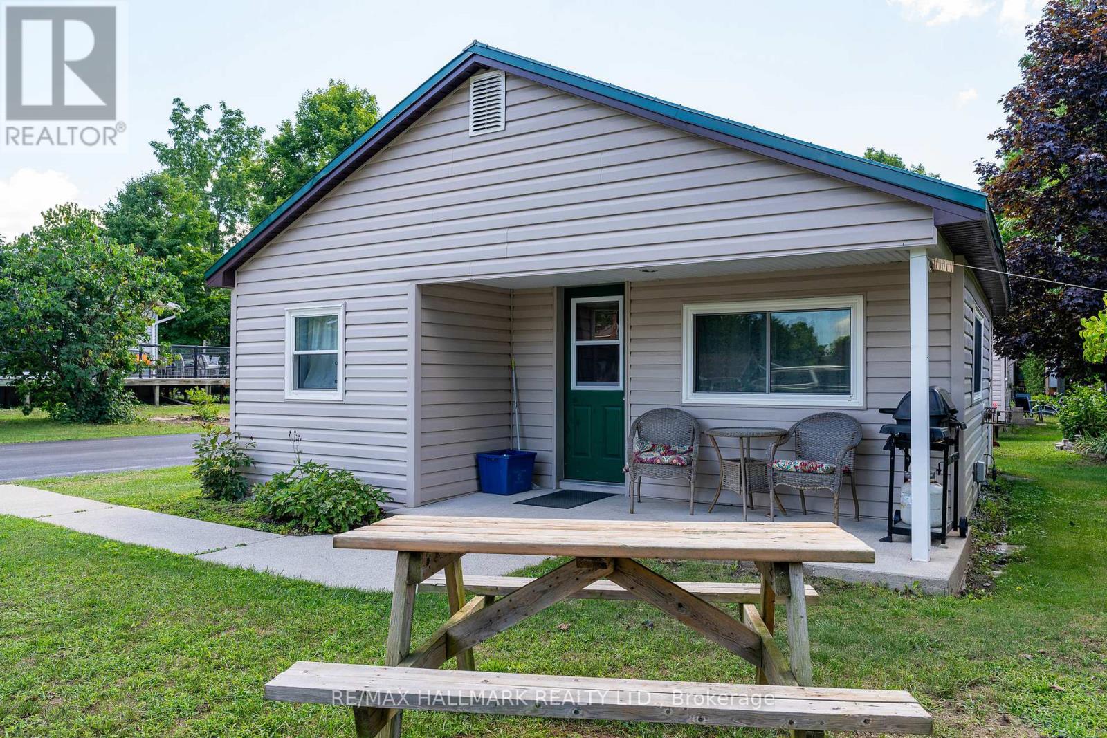 356 Green Street, Saugeen Shores, Ontario  N0H 2C0 - Photo 27 - X12361836