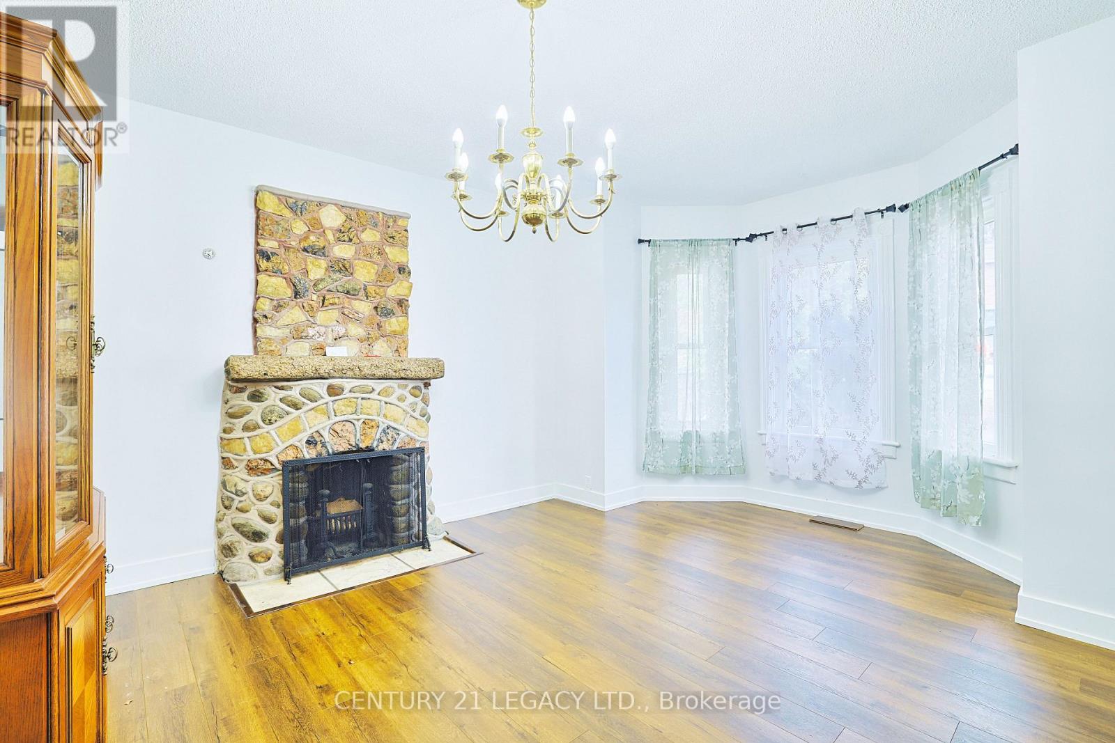 23 Lansdowne Street W, Huntsville, Ontario  P1H 1W1 - Photo 43 - X12361685