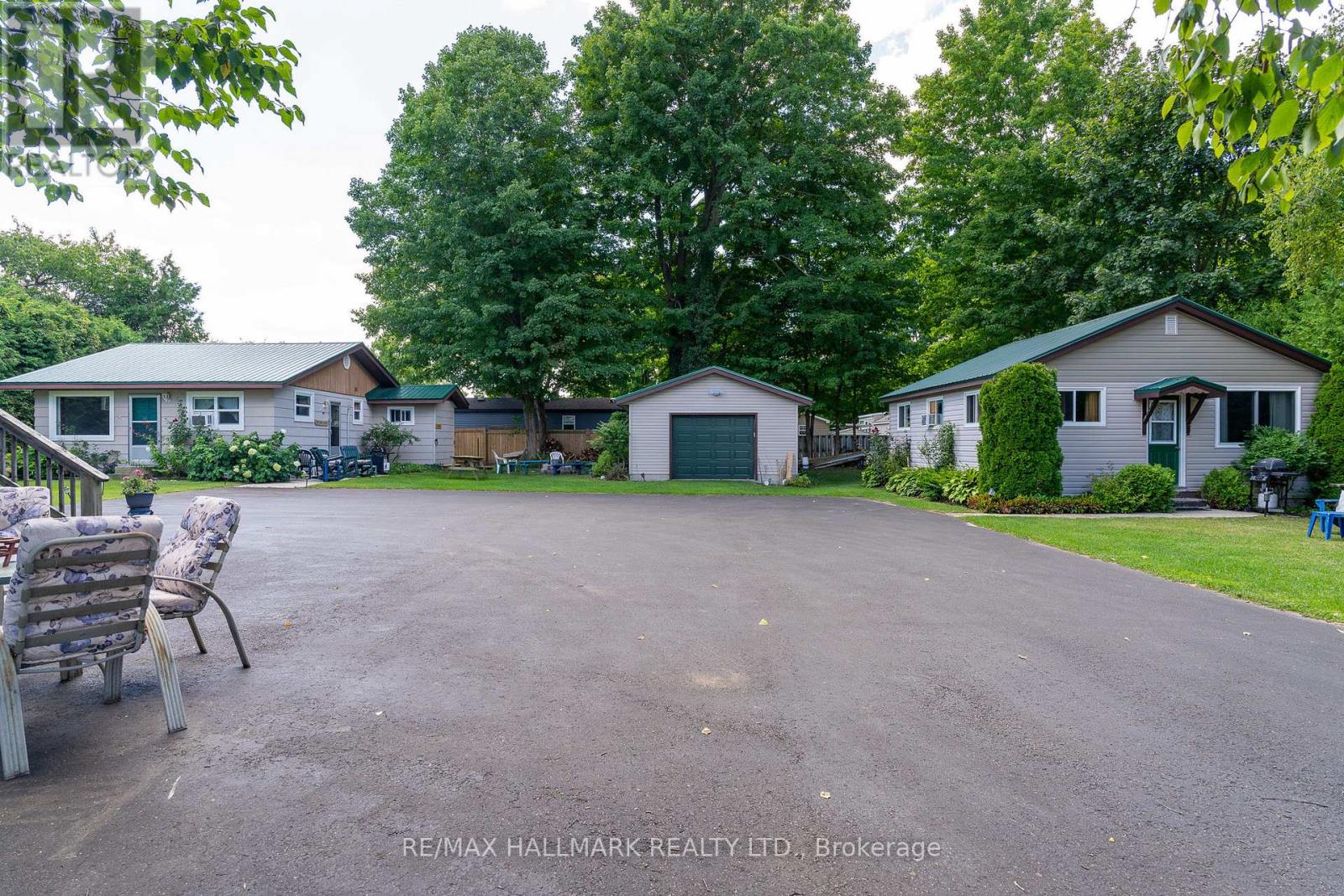 356 Green Street, Saugeen Shores, Ontario  N0H 2C0 - Photo 12 - X12361836