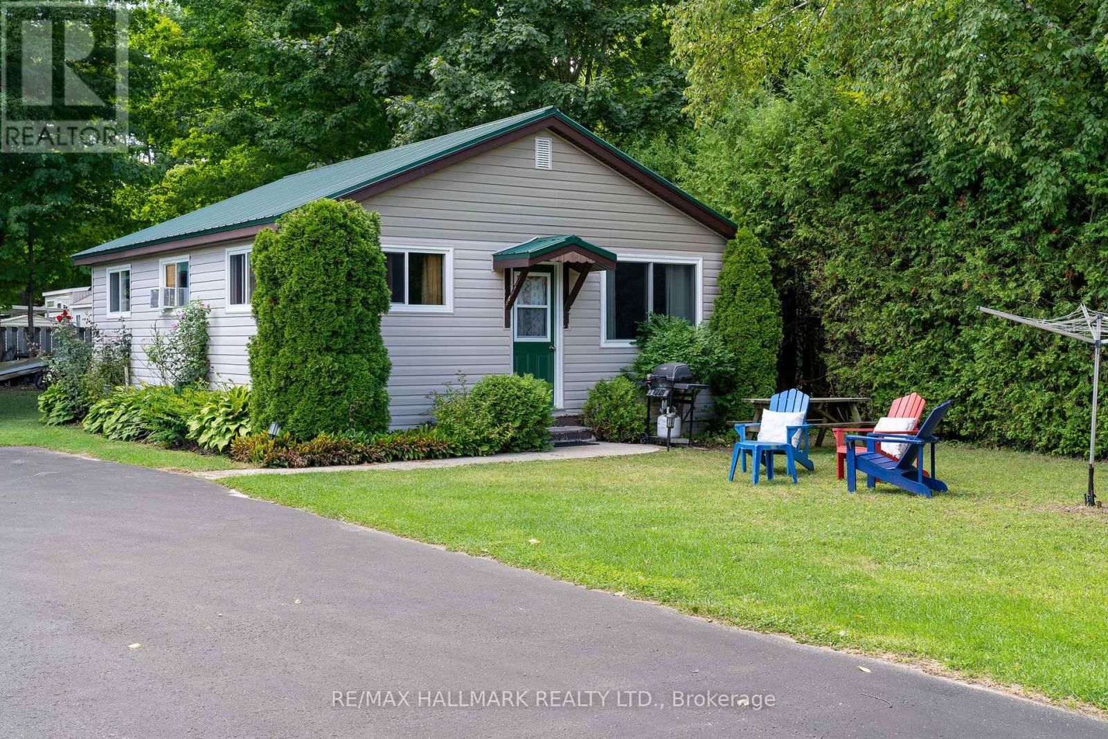356 Green Street, Saugeen Shores, Ontario  N0H 2C0 - Photo 37 - X12361836