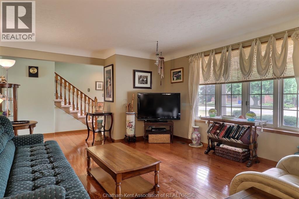 42 Willcox Street, Chatham, Ontario  N7M 6E4 - Photo 4 - 25021408
