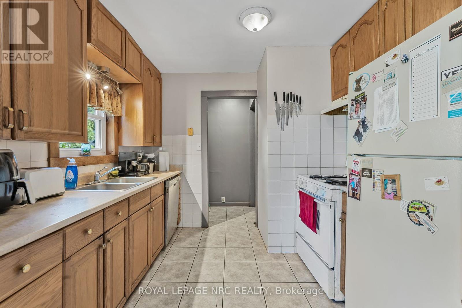 3902 Rebstock Road, Fort Erie, Ontario  L0S 1B0 - Photo 12 - X12361841