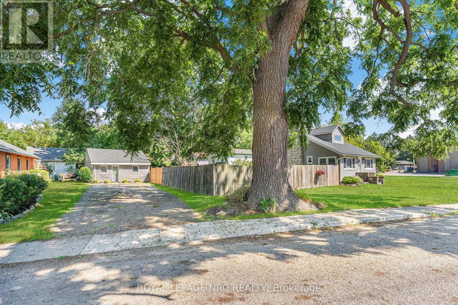 3902 Rebstock Road, Fort Erie, Ontario  L0S 1B0 - Photo 3 - X12361841