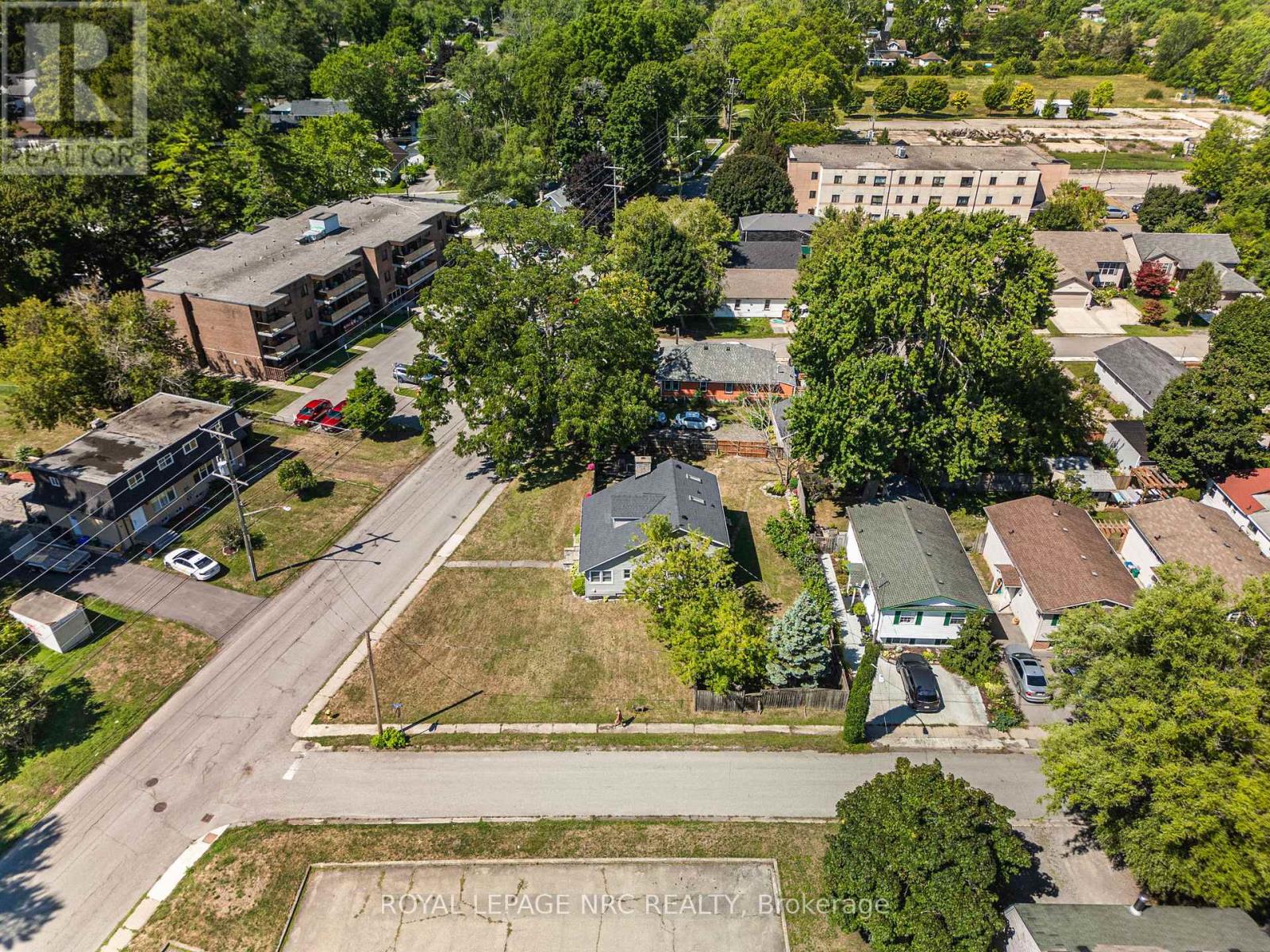 3902 Rebstock Road, Fort Erie, Ontario  L0S 1B0 - Photo 46 - X12361841