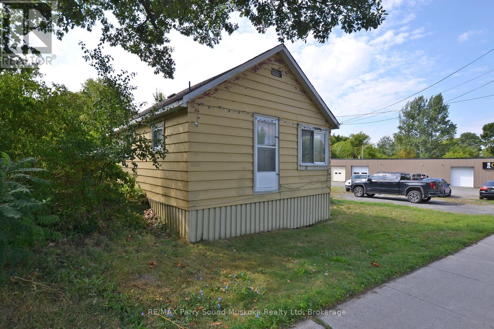 37 Parry Sound Road, Parry Sound, Ontario  P2A 2M5 - Photo 7 - X12358553